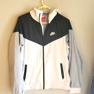 Nike Windbreaker Size Small
